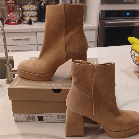 DOLCE VITA ULYSES WOMEN'S SZ 8 ANKLE BOOTS - Picture 1 of 9